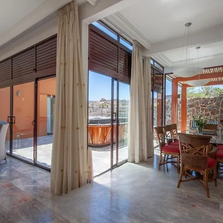 Willa Tauro Golf Oasis Luxury *